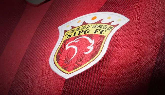 C罗致敬帕特里西奥：感谢你所做的一切，你将名垂青史（C罗向帕特里西奥致意：感谢所有付出，你的名字必将载入史册）