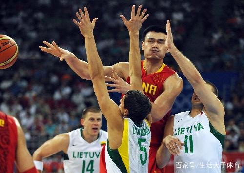 克媒：汉堡进行球衣慈善拍卖，18岁武斯科维奇球衣成标王（克罗地亚媒体：汉堡举办球衣慈善拍卖，18岁武斯科维奇战袍拍出最高价）