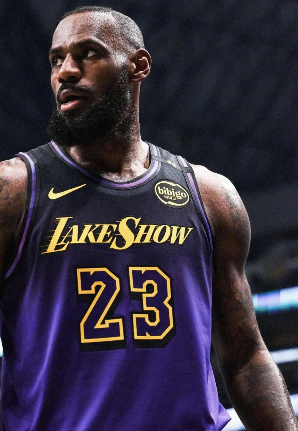 怀特复出力助阿森纳争冠，枪手伤病潮下的坚强回应（怀特复归助阿森纳冲冠，伤病潮中枪手强势回击）