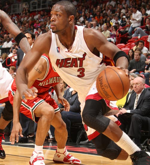 半场战报：埃尔切1-0赫罗纳，巴莱拉建功（半场速递：埃尔切暂1-0领先赫罗纳，巴莱拉破门）