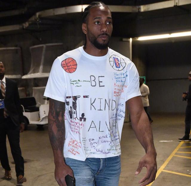 世体：梅西亲签的新秀球星卡被拍卖行估值35000欧元（世体：梅西亲签新秀卡获拍卖行估价3.5万欧元）