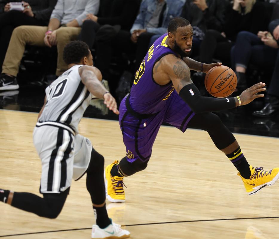 NBA战报：布朗30分8板，凯尔特人121-113击败猛龙（布朗轰30+8，凯尔特人121-113力克猛龙）