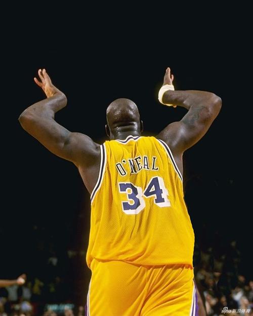 莱万：我对助攻感到高兴；球迷应该会满意我们的表现（莱万：为助攻感到欣喜，相信球迷会满意我们的发挥）