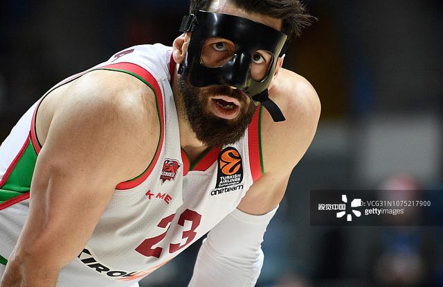 科尔：勇士仍需提升防守质量，但失误才是胜负的关键因素（科尔直言：勇士防守仍待提高，胜负更取决于失误）