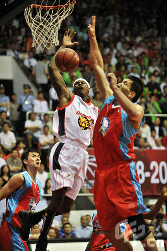 手心手背都是肉！麦克尼利：最佳新秀目前会选克尼佩尔（两难抉择！麦克尼利认为目前新人王应归克尼佩尔）