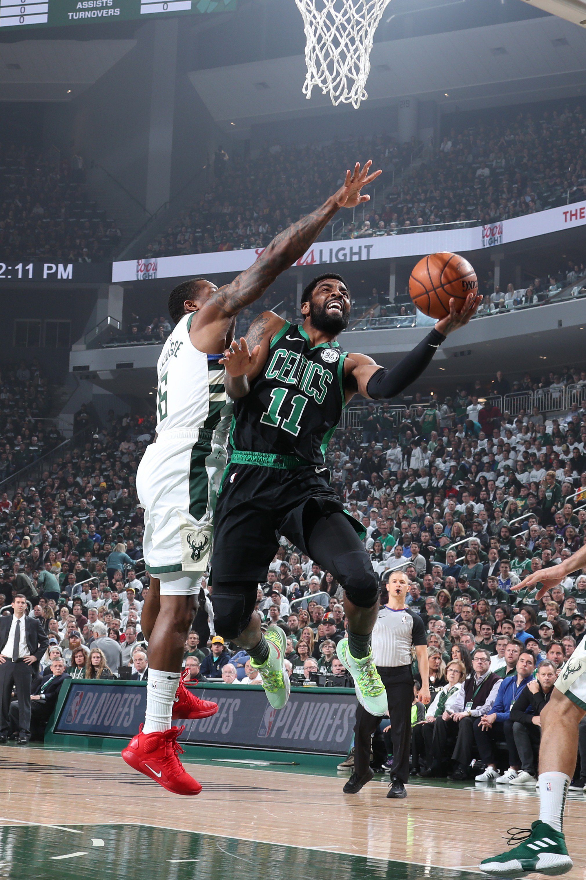 世体：巴萨已获得欧足联批准，欧冠对法兰克福将在诺坎普进行（世体：欧足联批准通过，巴萨欧冠战法兰克福将在诺坎普开打）