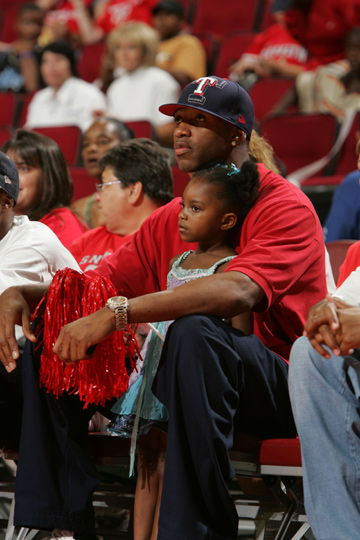 麦克阿瑟vs墨尔本胜利首发：卡塞雷斯领衔！杜兰、杰拉西奇在列（麦克阿瑟对阵墨尔本胜利首发出炉：卡塞雷斯领衔，杜兰、杰拉西奇入选）