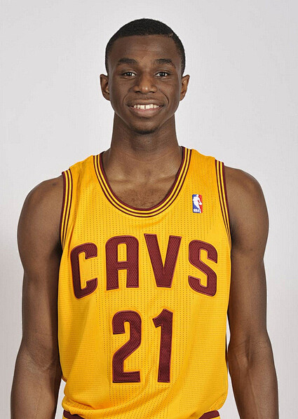 骑士伤病报告：阿伦&鲍尔&梅里尔&斯特鲁斯缺席对阵快船（骑士伤情更新：阿伦、鲍尔、梅里尔与斯特鲁斯将缺席战快船）