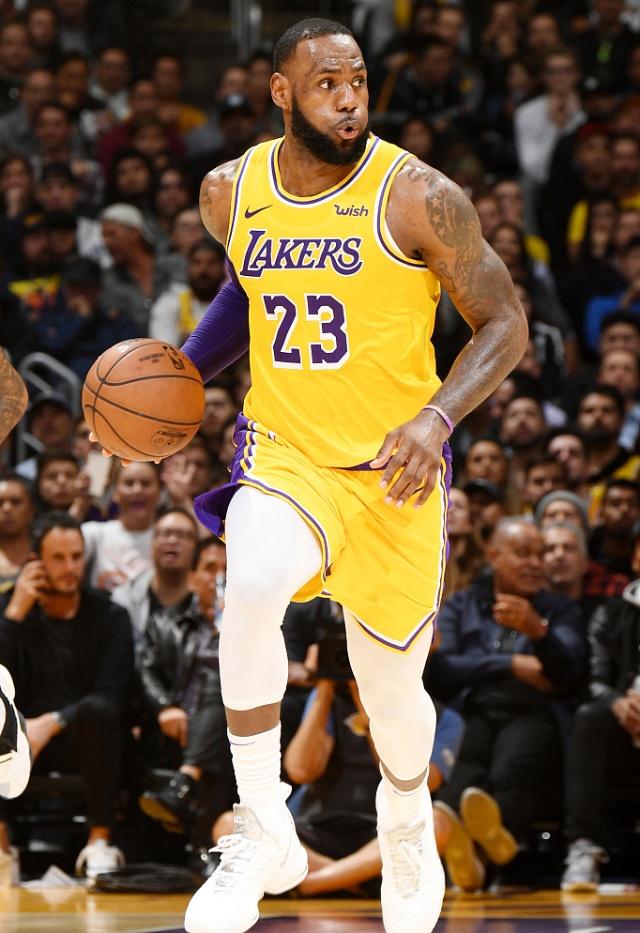 意媒：萨里坚持要求拉齐奥引进奇克，塔瓦雷斯可能转投沙特（意媒：萨里力推拉齐奥引进奇克，塔瓦雷斯或转战沙特）