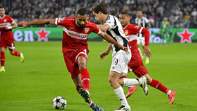 当选对阵巴黎全场最佳，诺伊尔社媒庆祝胜利：团队👊（诺伊尔对阵巴黎当选全场最佳，社媒庆胜发声：团队👊）