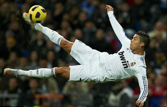 巴萨官方：费尔明右腿比目鱼肌轻微受伤，将缺阵大约两周（巴萨通报：费尔明右腿比目鱼肌轻伤，预计休战约两周）