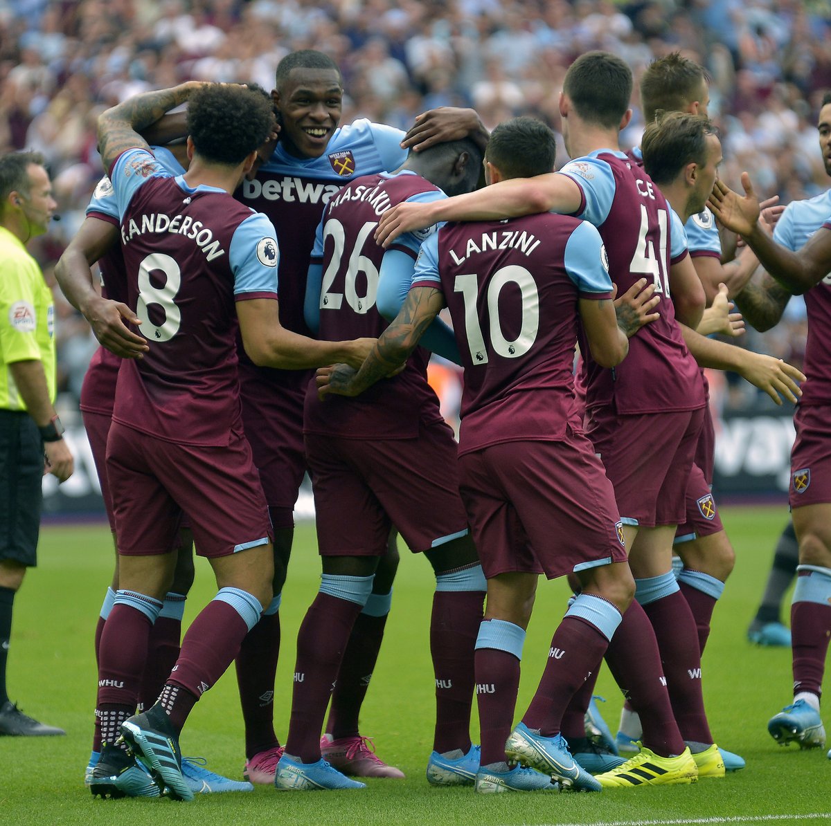 尼克斯目前客场战绩1胜5负，创2019年以来最差客场开局（尼克斯客场仅1胜5负，创自2019年以来最差开局）