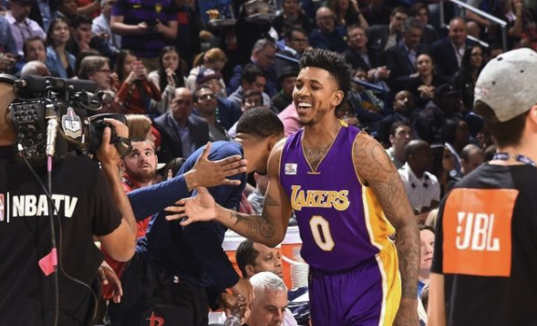 万项谈梅开二度：只能说运气比较好，赶上了这两个进球（万项谈双响：运气使然，恰逢两球入账）